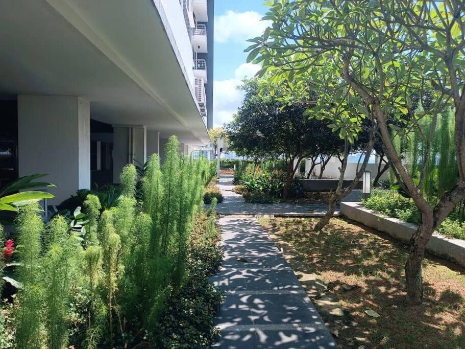One Tebrau By Antlerzone Apartment Johor Bahru Exterior photo